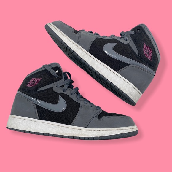 Jordan Retro High Cool Grey Vivid Pink